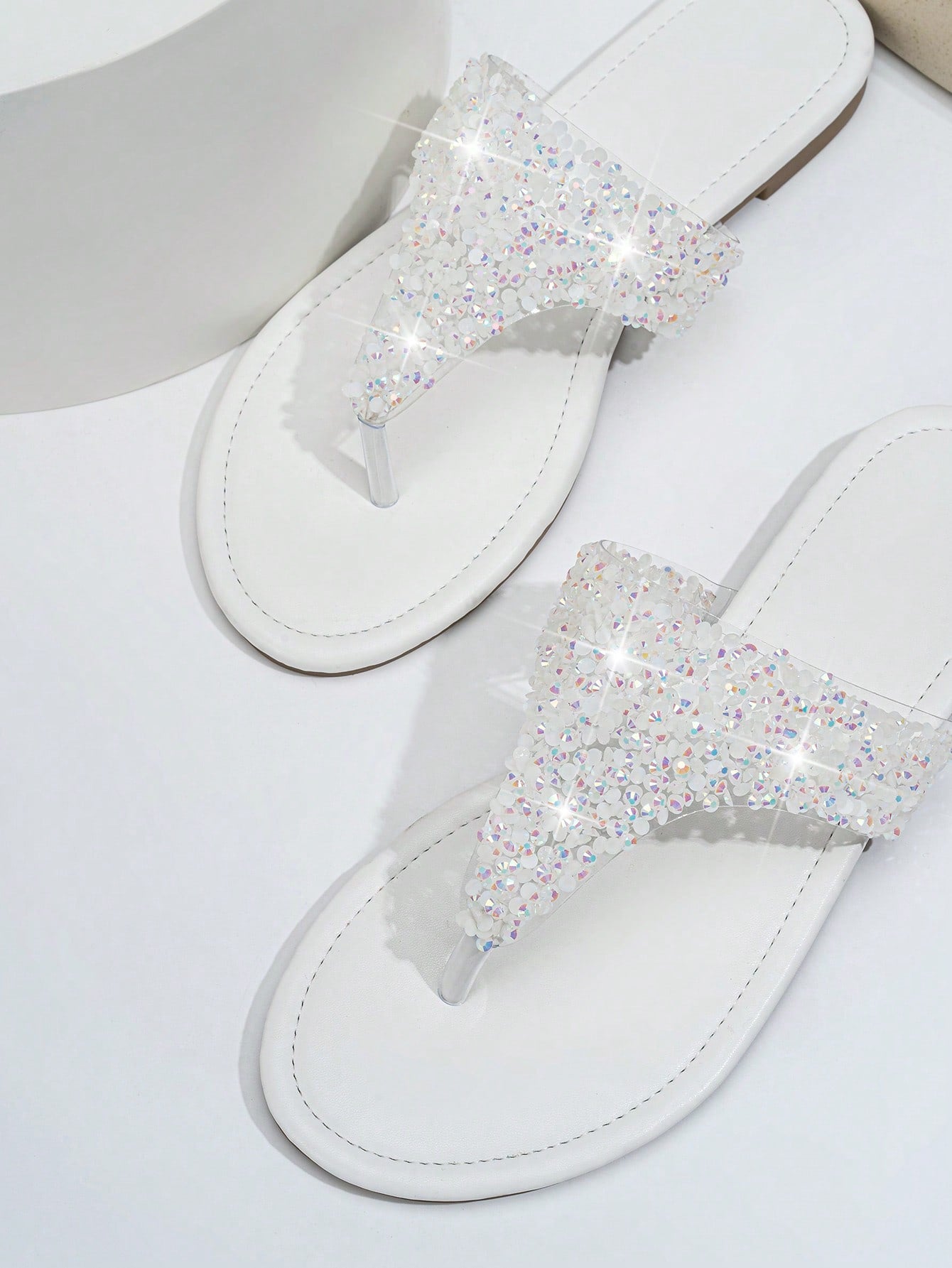 Elegant Glass Diamond Decorated Women's Casual Flat Sandals