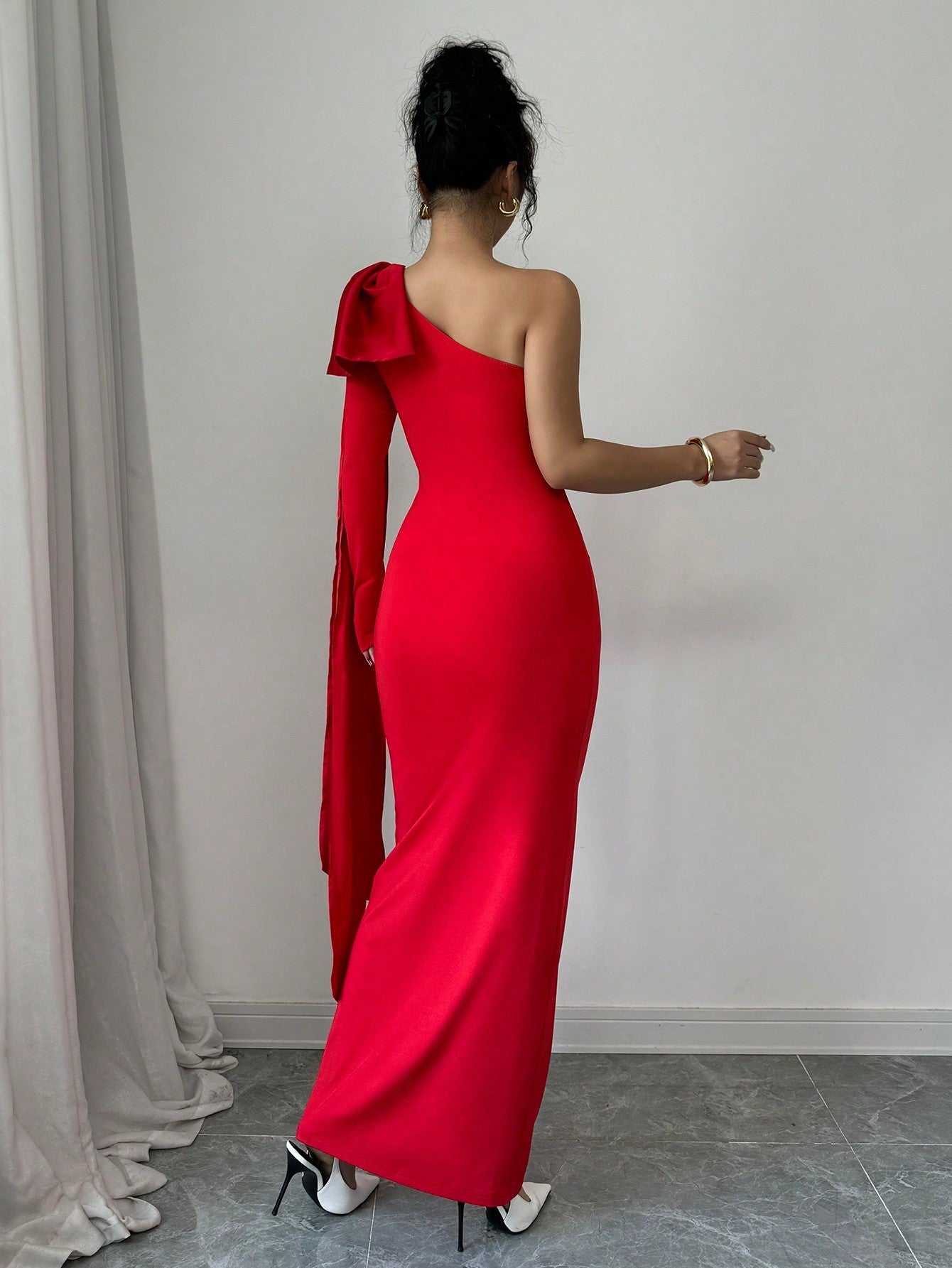Sexy 3D Flower Bow Tie Strap One-Shoulder Long Sleeve Bodycon Dresses