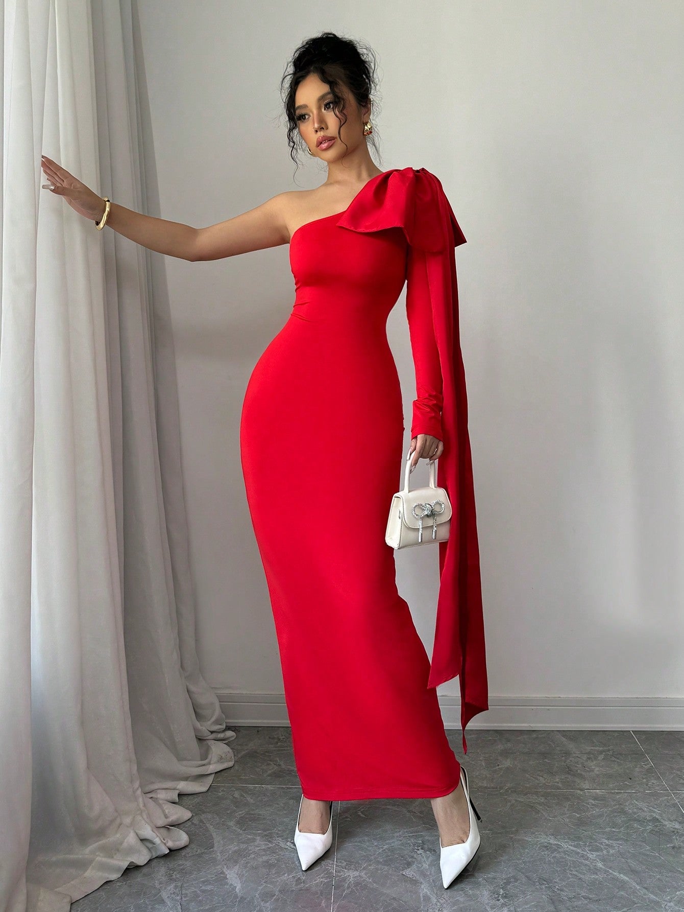 Sexy 3D Flower Bow Tie Strap One-Shoulder Long Sleeve Bodycon Dresses