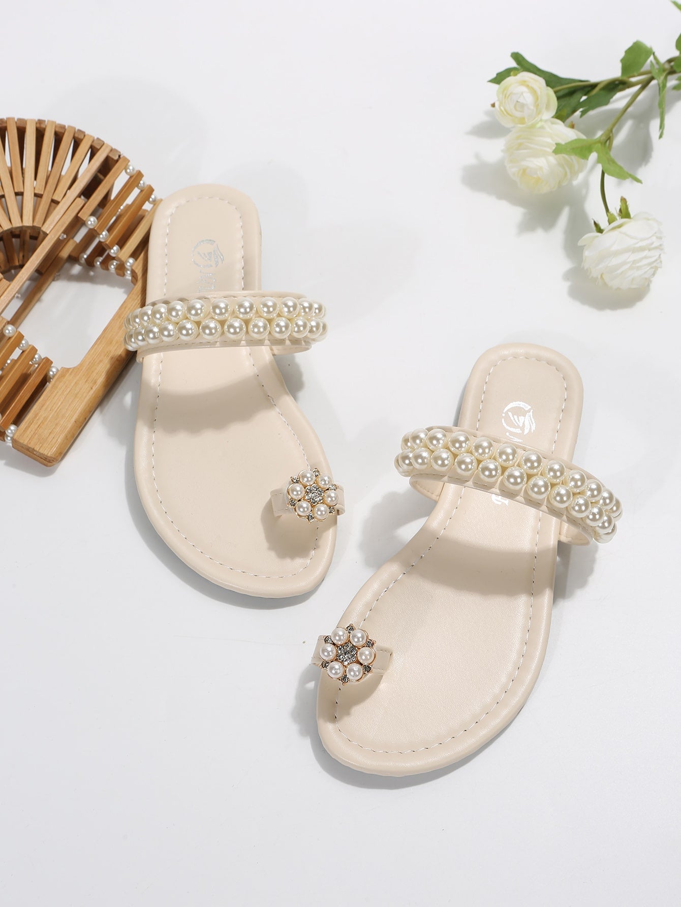 Women Faux Pearl Decor Toe Post Flat Sandals Fashion Beige Thong Sandals