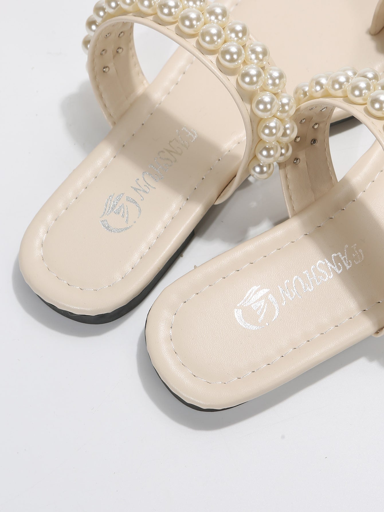 Women Faux Pearl Decor Toe Post Flat Sandals Fashion Beige Thong Sandals
