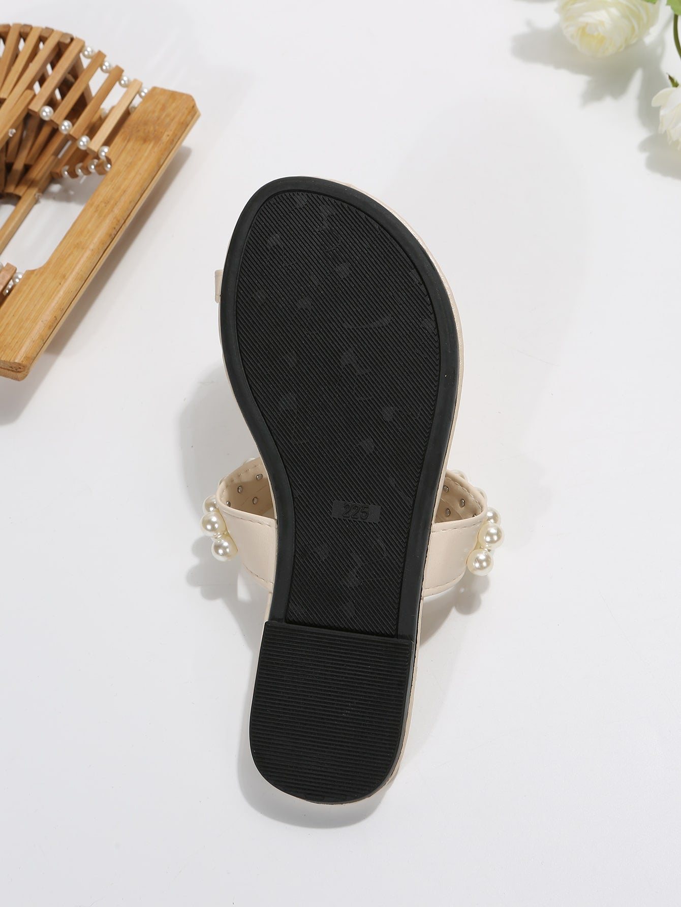 Women Faux Pearl Decor Toe Post Flat Sandals Fashion Beige Thong Sandals