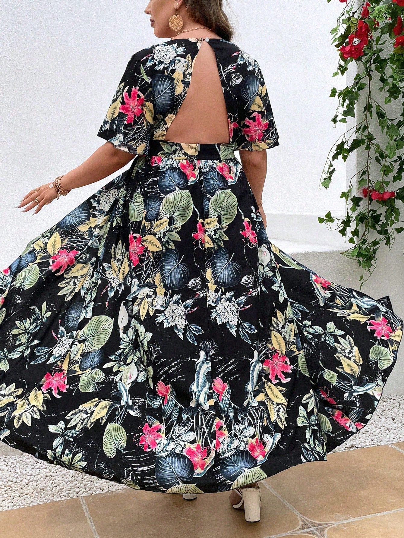 Plus Tropical Print Plunging Neck Fold over Romper