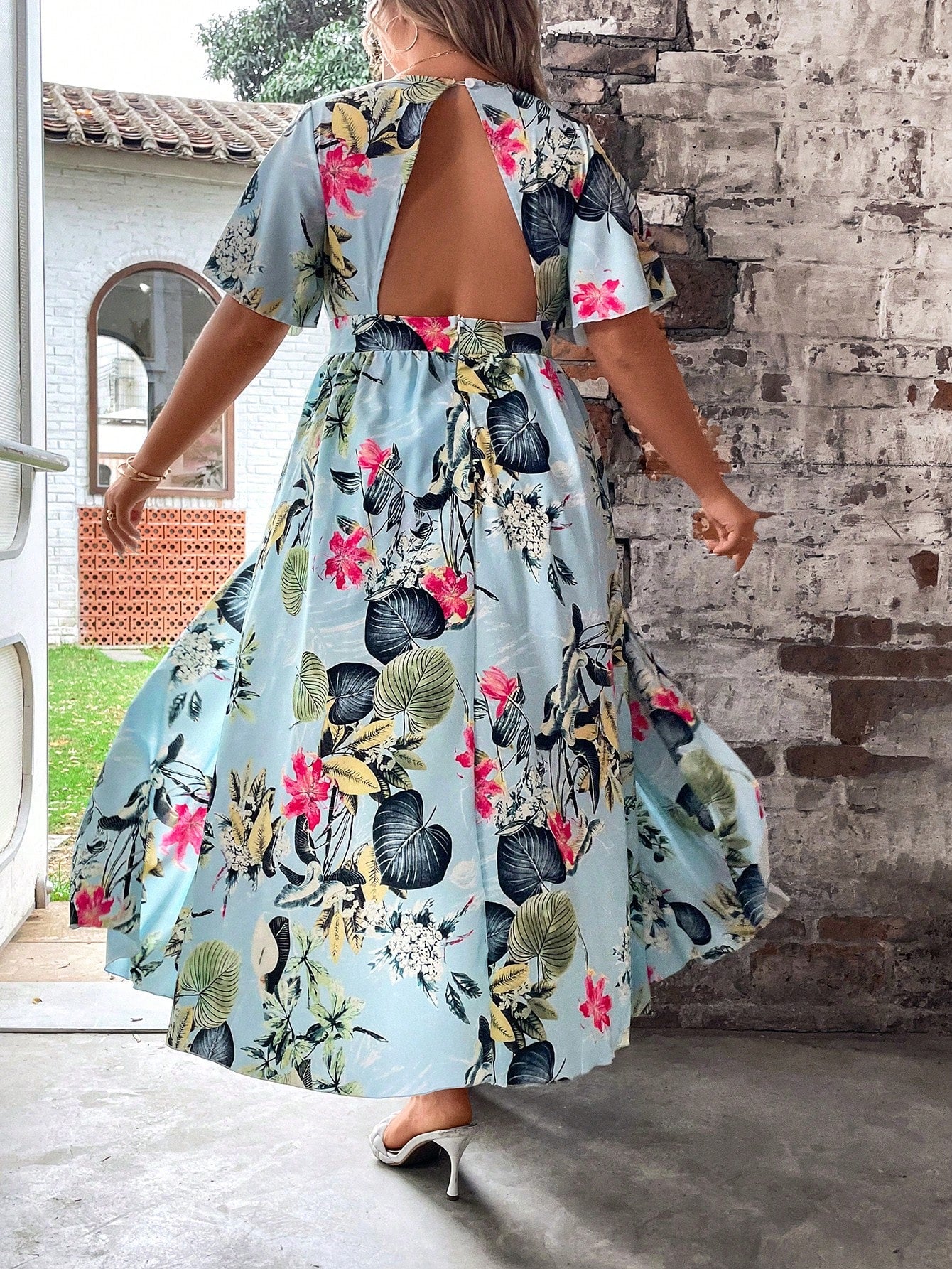 Plus Tropical Print Plunging Neck Fold over Romper