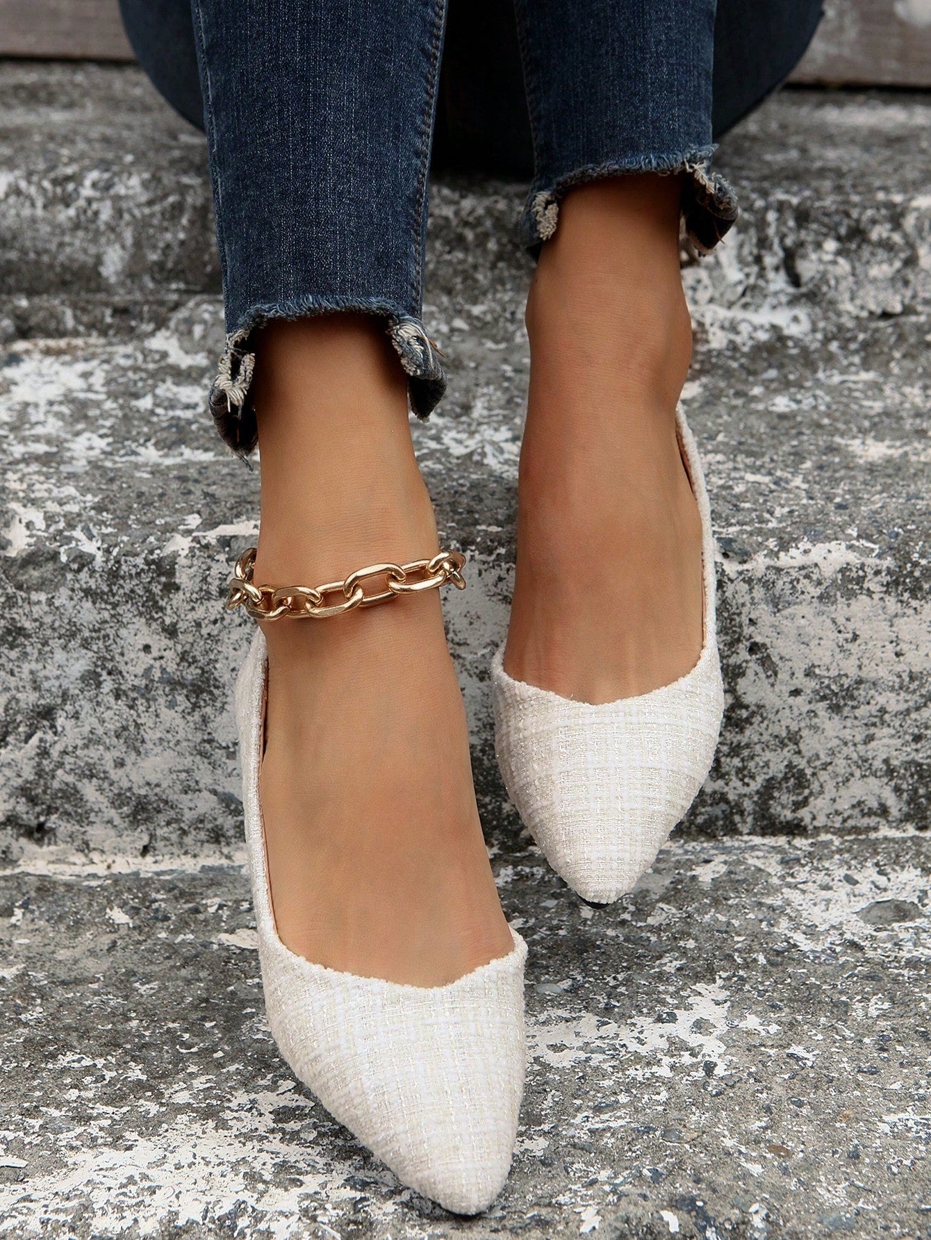 Fashionable Women's Flat Shoes