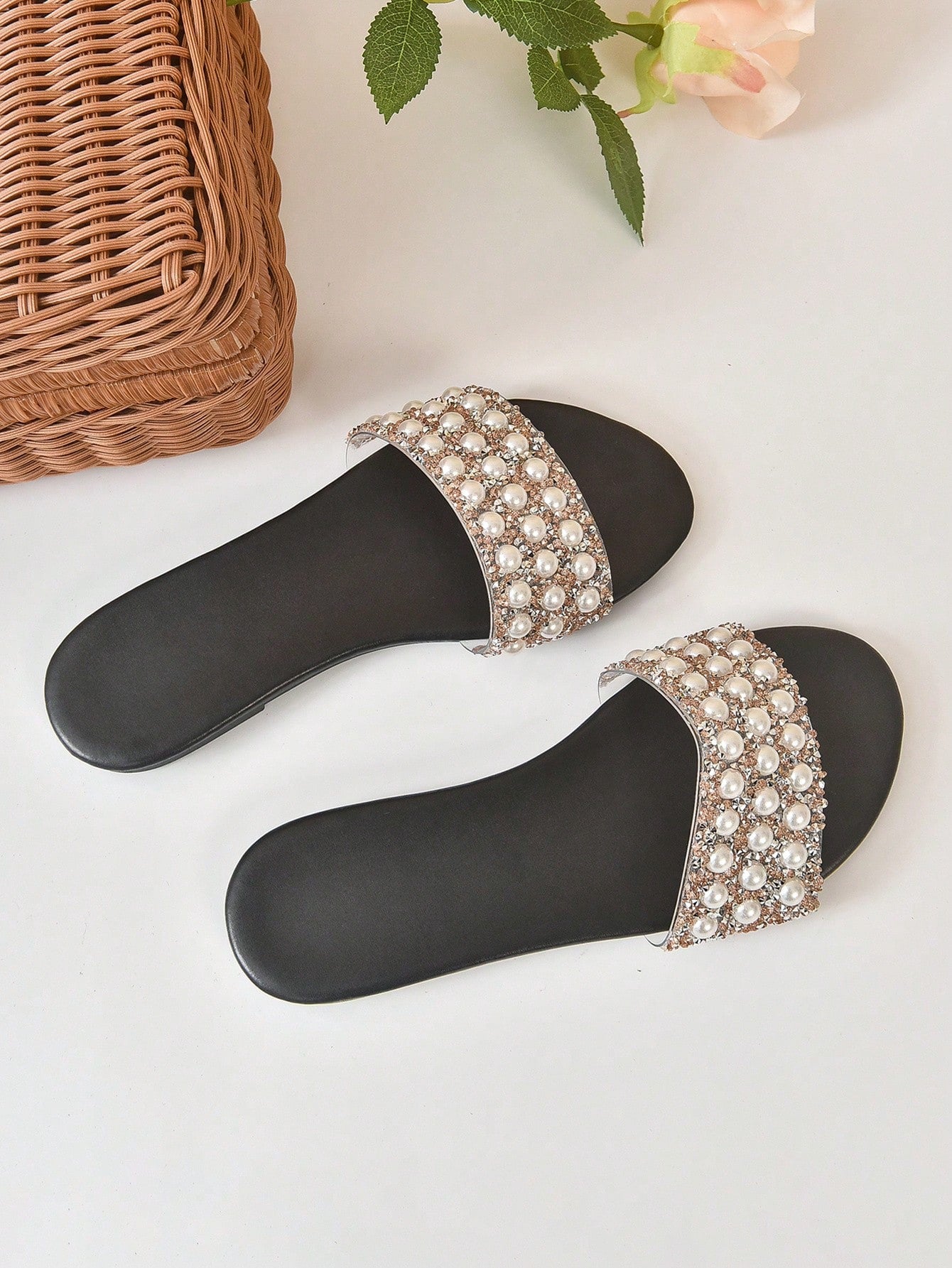 Flat Sandals With Rhinestone & Faux Pearl