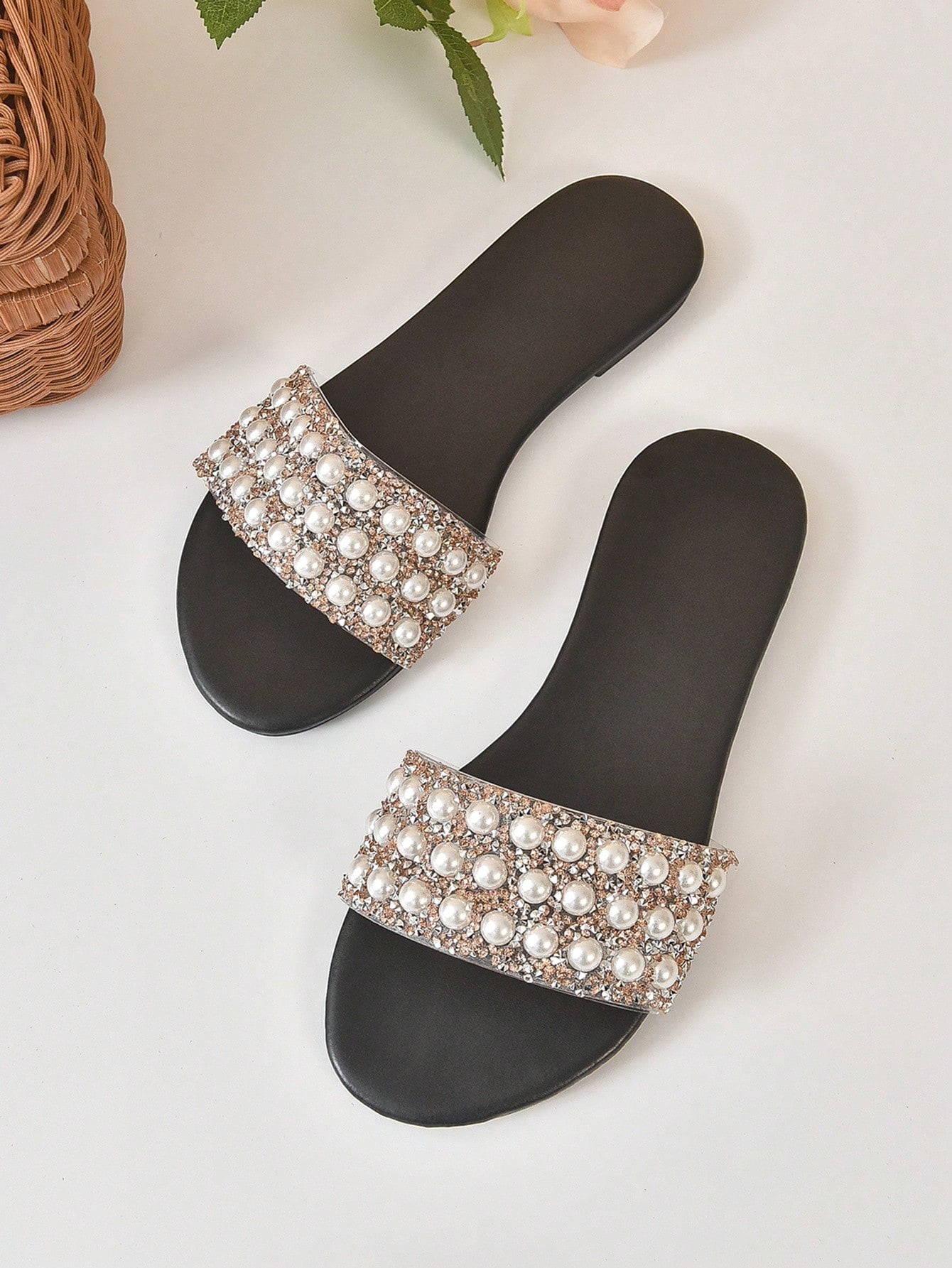 Flat Sandals With Rhinestone & Faux Pearl