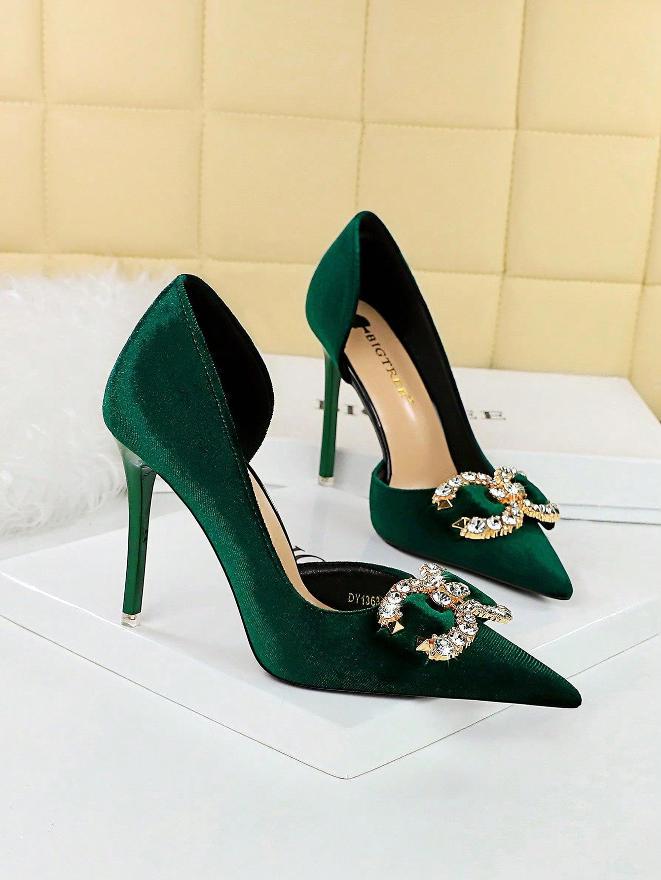 Party High Heels, Thin Heels, Shallow Mouth, Pointed Toe, Hollow Out, Plus Velvet, Rhinestone Buckle, Bow-knot, Single Shoe