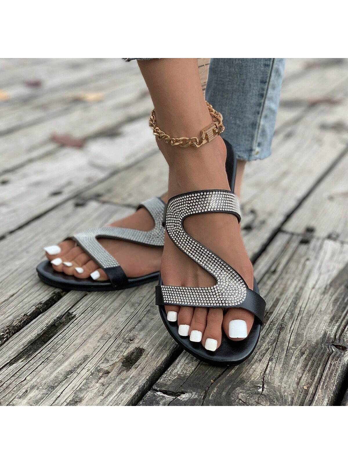 Rhinestone Flat Bottom Slippers Women Summer Beach Sandals Sex Angle Clip Toe Casual Outdoor Slip Ons Silver