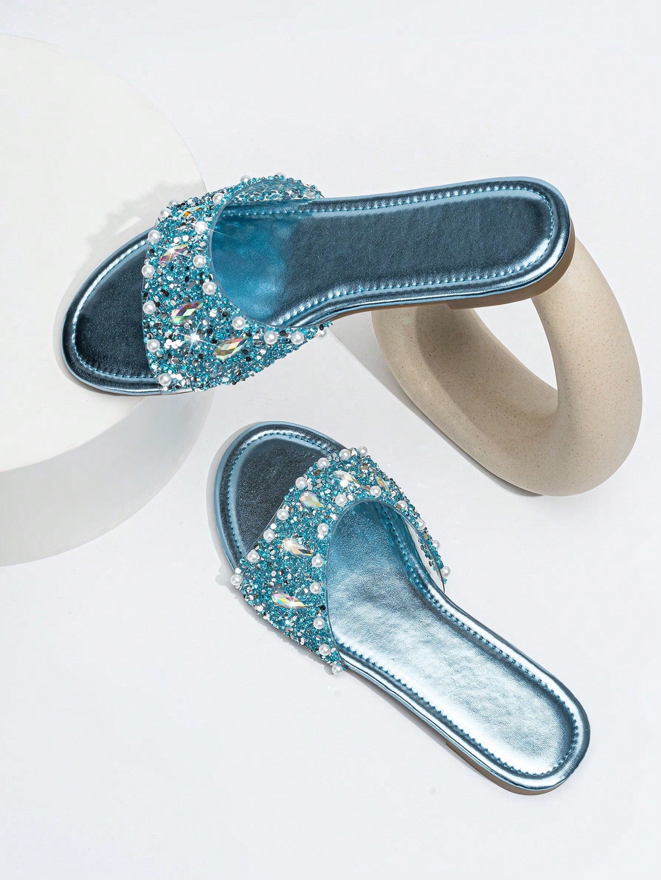 Elegant Glass Diamond Decorated Women's Casual Flat Sandals