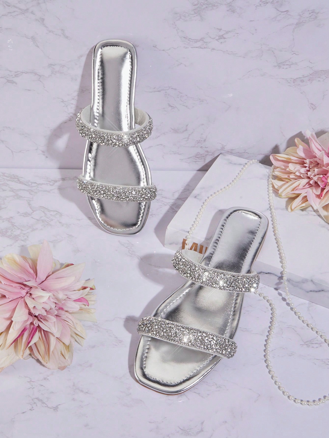 Ladies' Fashion Rhinestone Flat Sandals