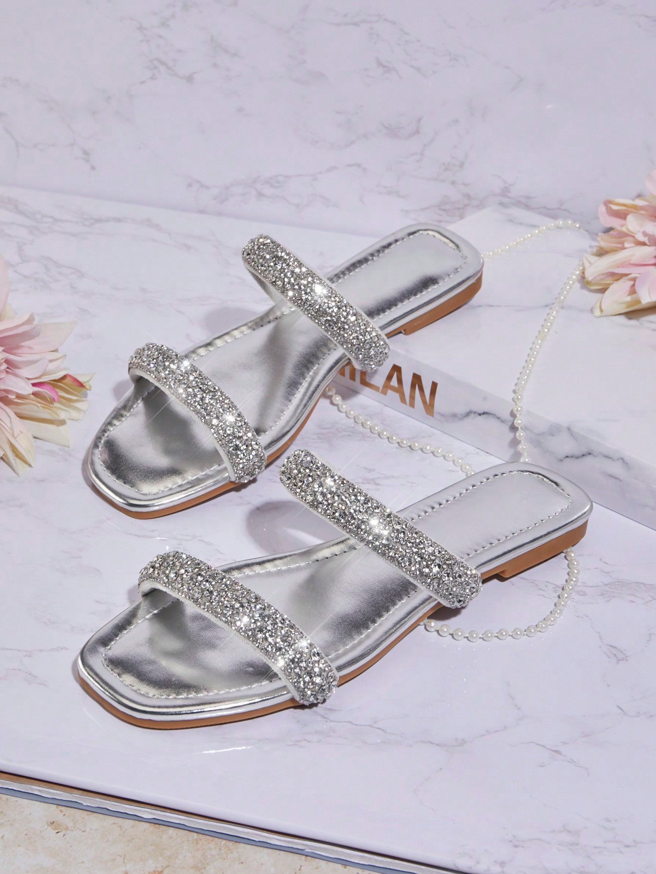 Ladies' Fashion Rhinestone Flat Sandals