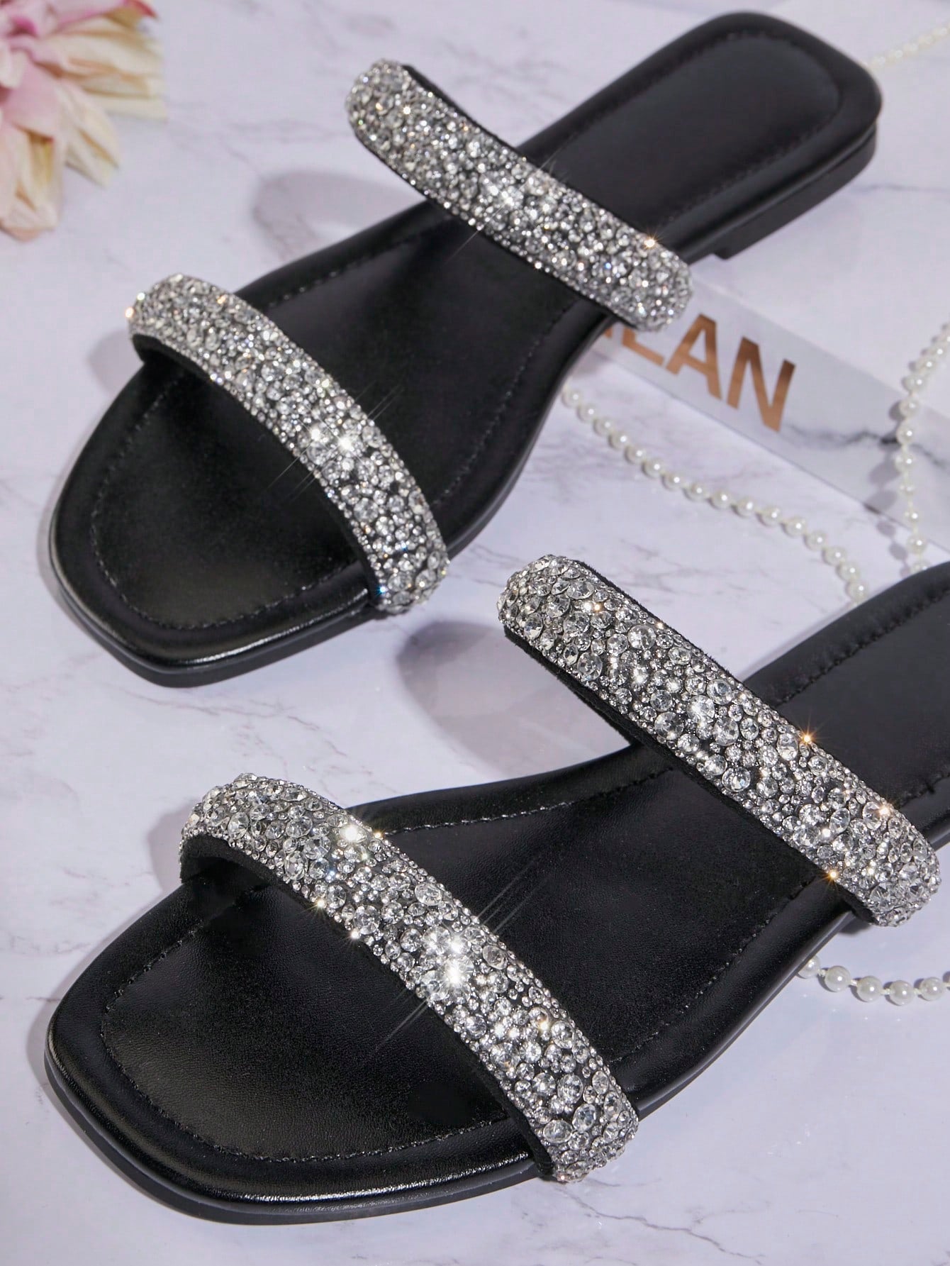 Ladies' Fashion Rhinestone Flat Sandals