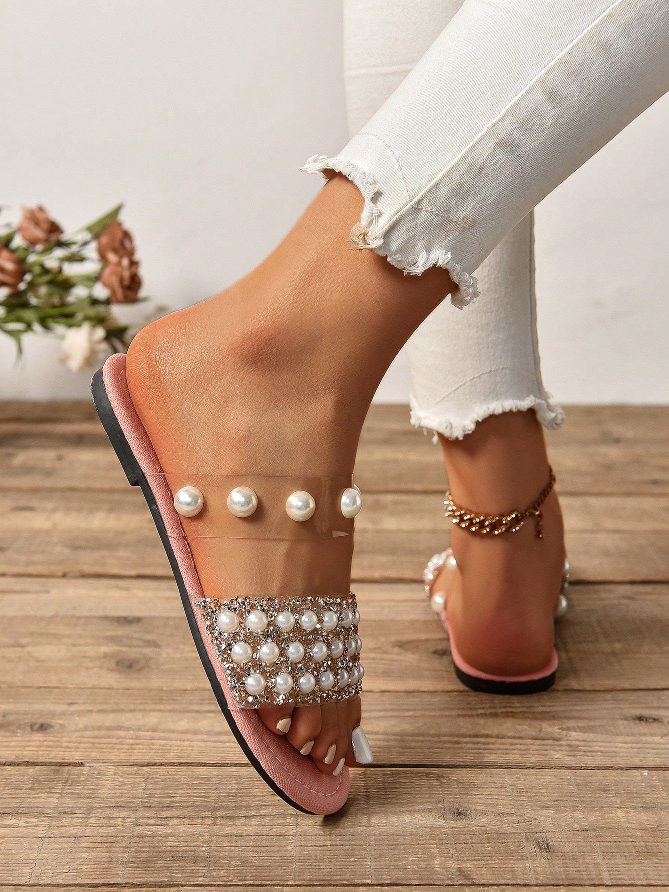 Flat Sandals With Rhinestone & Faux Pearl