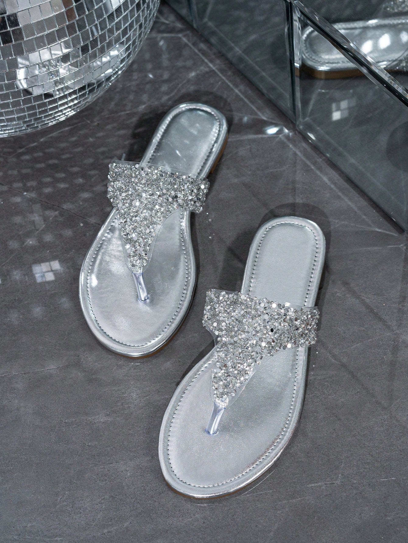 Elegant Glass Diamond Decorated Women's Casual Flat Sandals