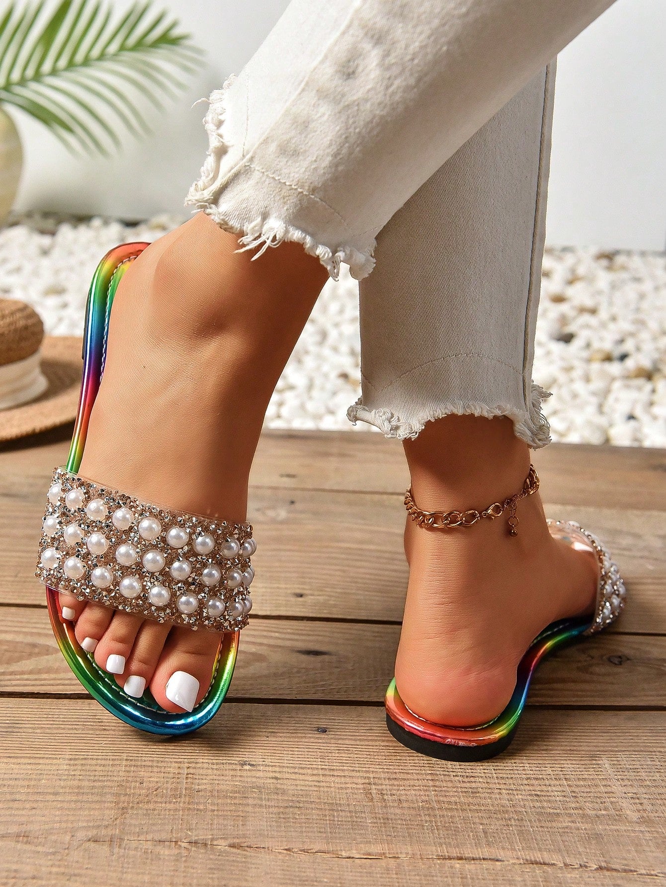 Flat Sandals With Rhinestone & Faux Pearl