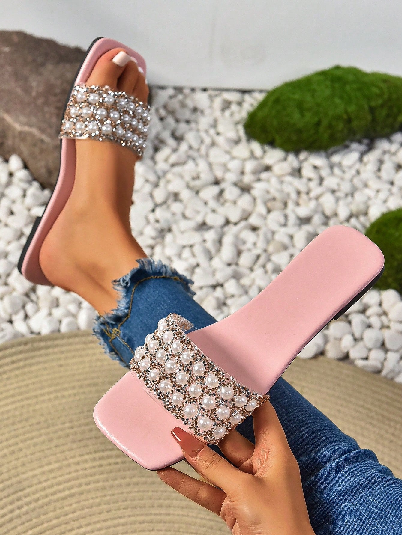 Flat Sandals With Rhinestone & Faux Pearl