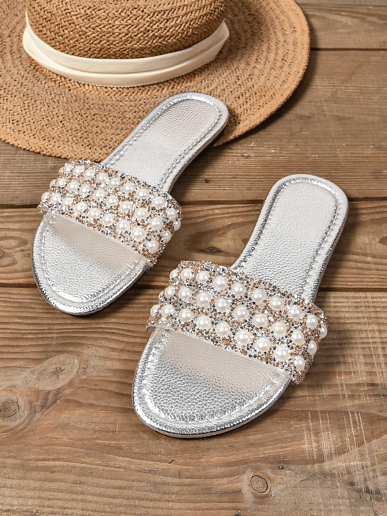 Flat Sandals With Rhinestone & Faux Pearl