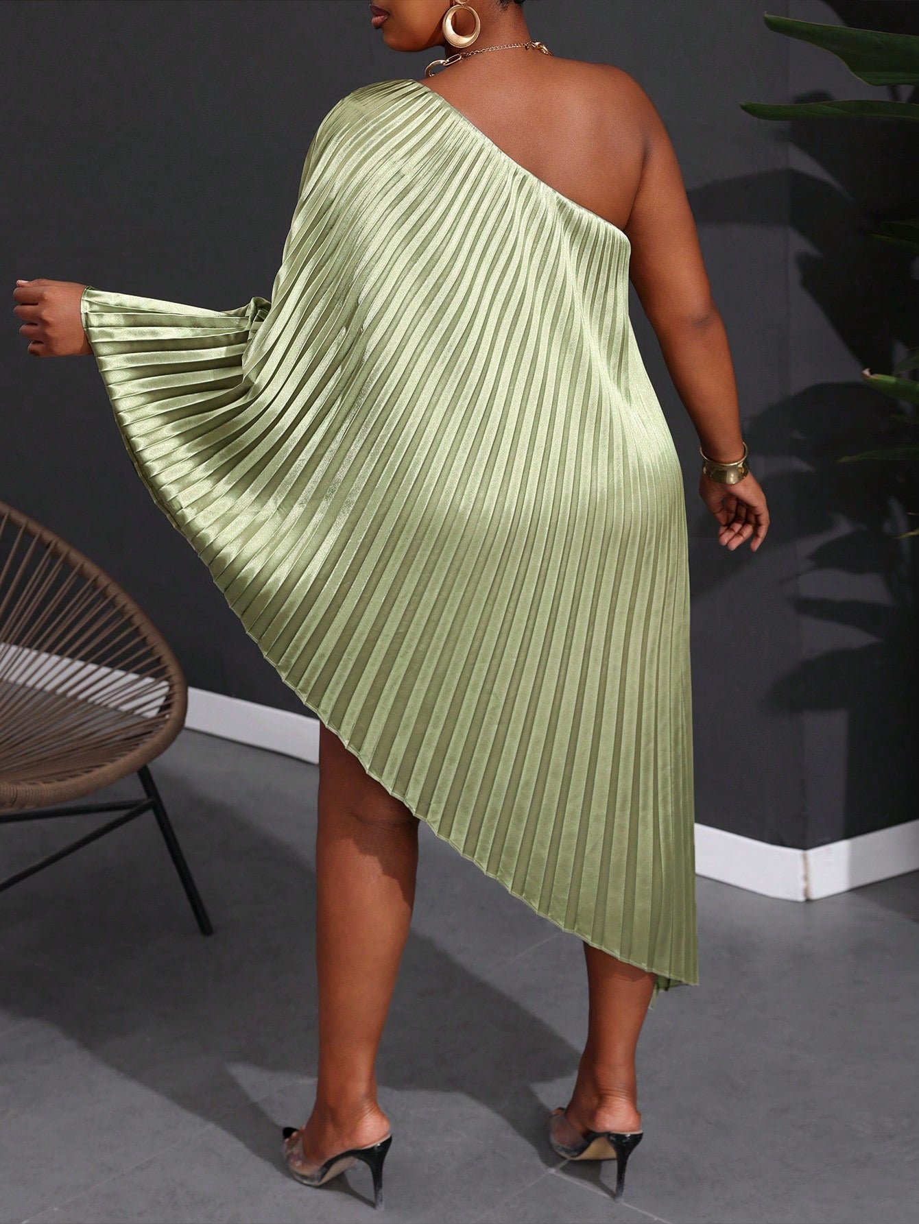 Women's Pleated One Shoulder Asymmetric Plus Size Dress With Cold Shoulder