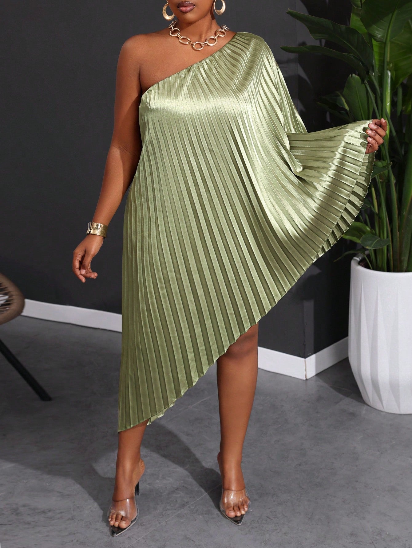 Women's Pleated One Shoulder Asymmetric Plus Size Dress With Cold Shoulder