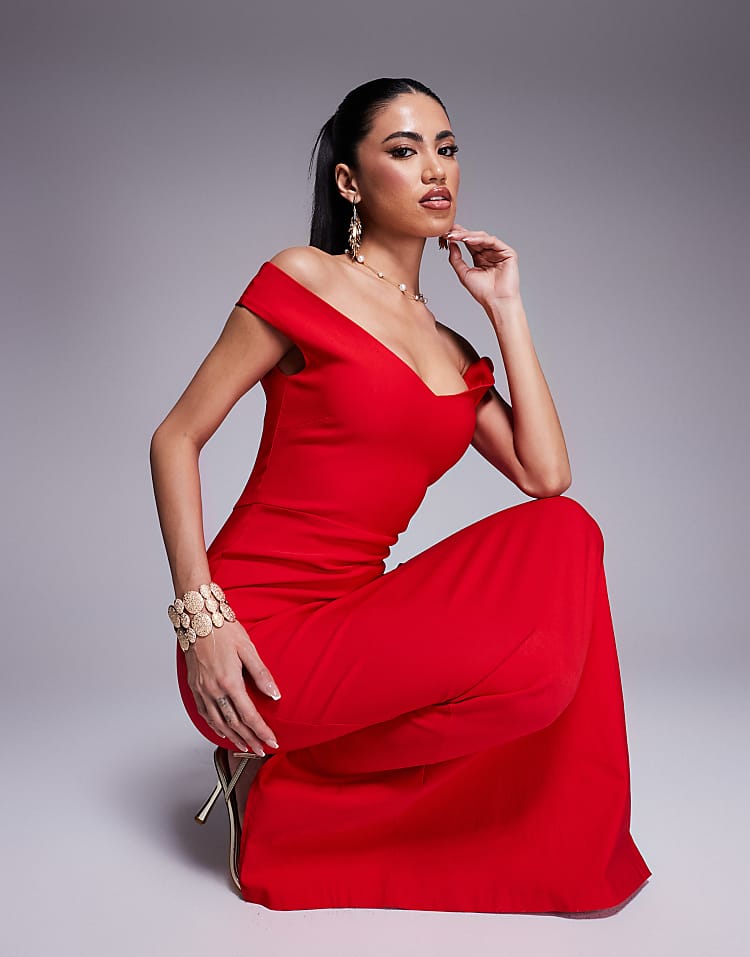 https://images.asos-media.com/products/vesper-sweetheart-neckline-off-the-shoulder-maxi-dress-in-red/207960861-4?$n_750w$&wid=750&fit=constrain