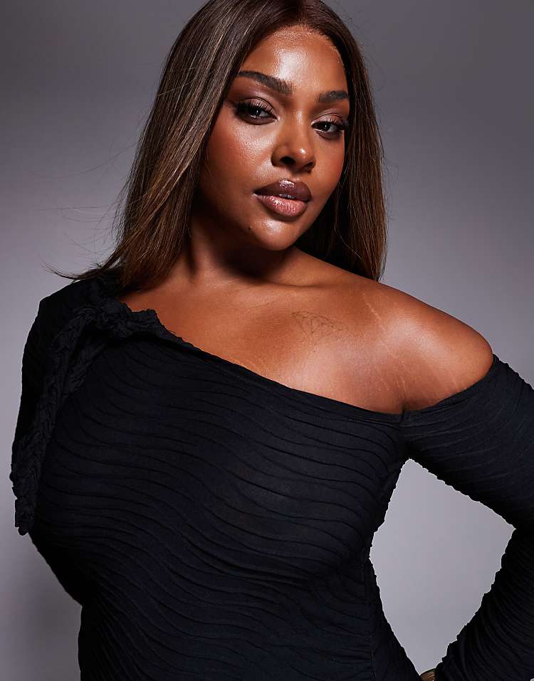 https://images.asos-media.com/products/asos-design-curve-long-sleeve-textured-fabric-maxi-dress-with-cut-out-and-tie-details-in-black/208428188-3?$n_750w$&wid=750&fit=constrain
