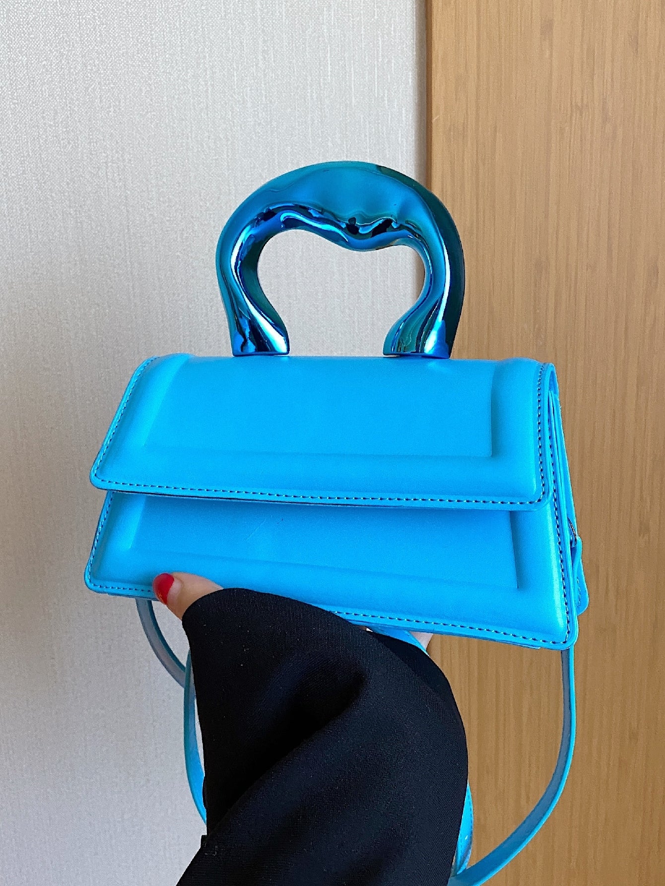 Fashionable Flip Cover Handbag