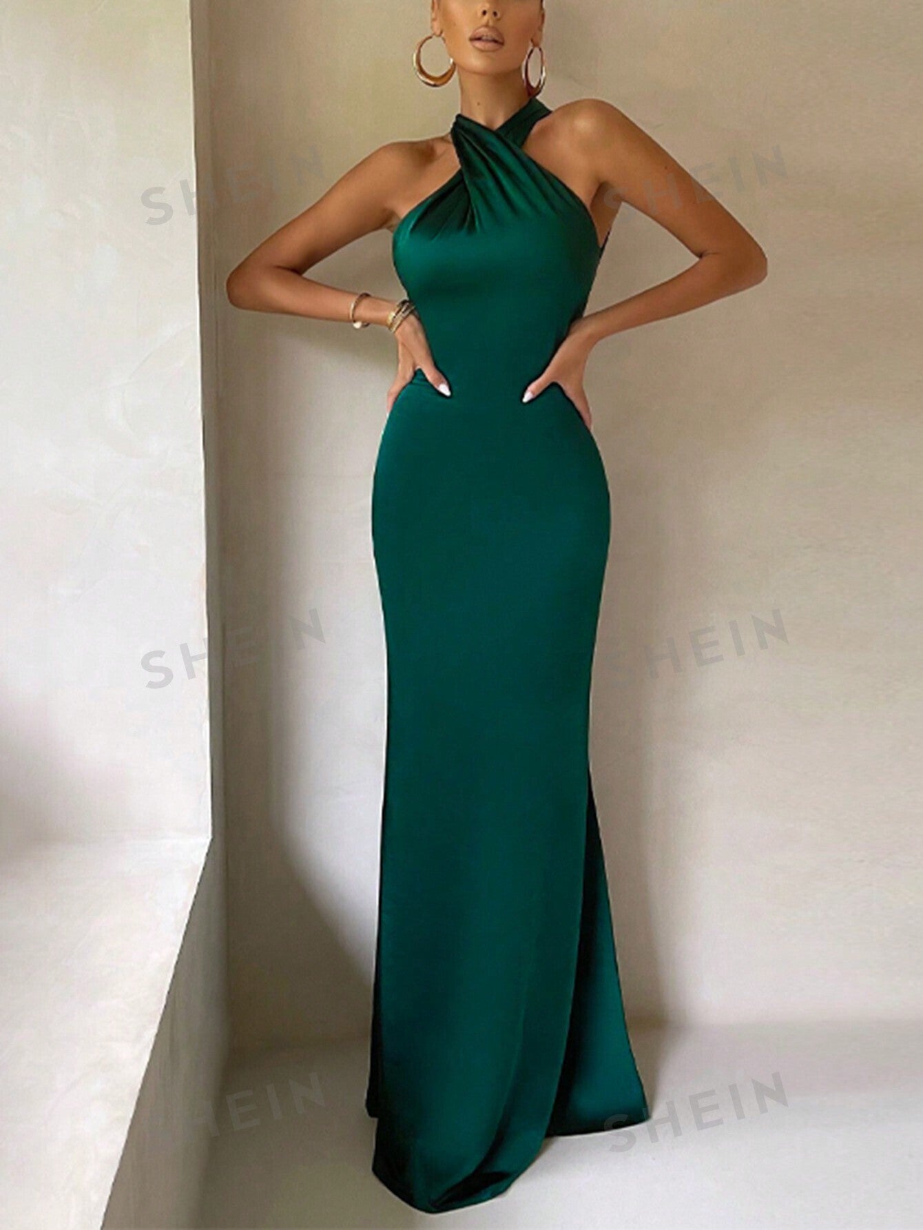 Solid Halter Neck Backless Mermaid Hem Dress