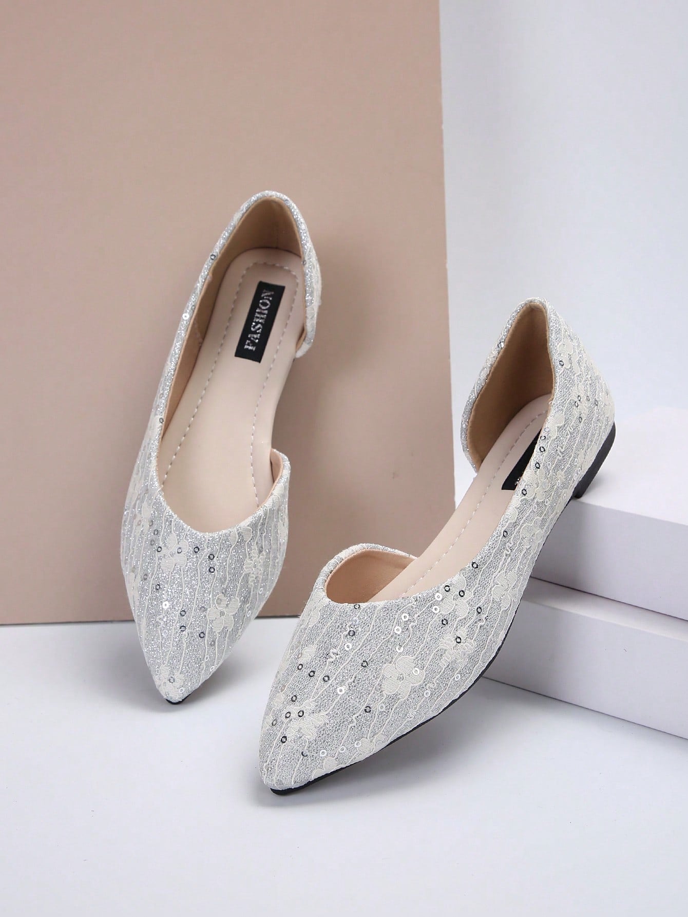 Fashionable Women's Flat Shoes