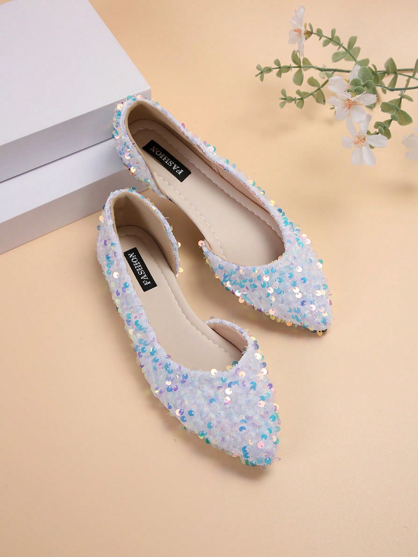 Fashionable Women's Flat Shoes