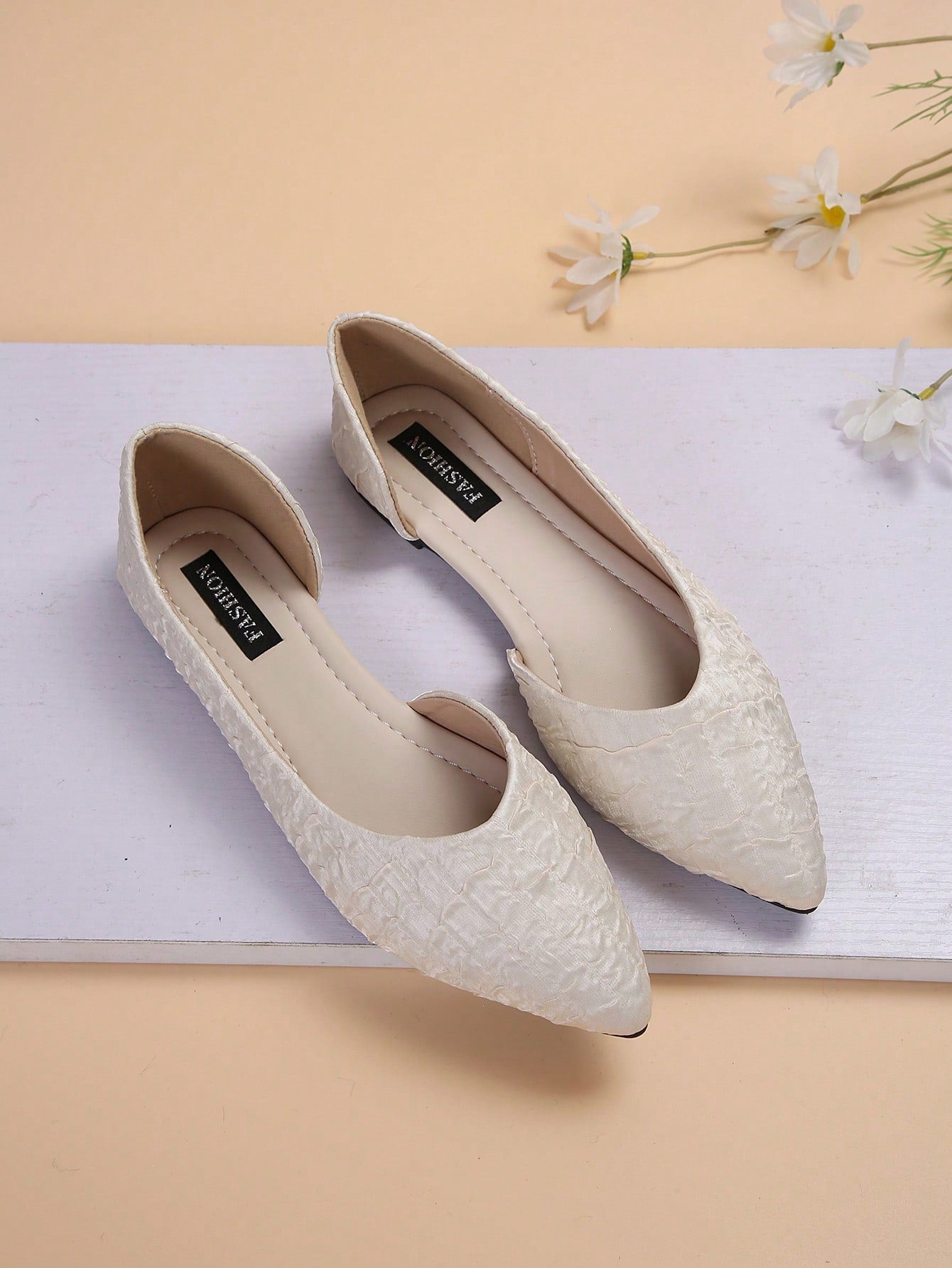 Fashionable Women's Flat Shoes