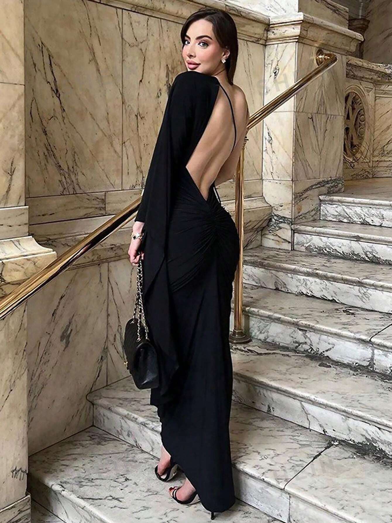 Women's Fashionable Single Shoulder Sleeve, Sexy Low-Cut Backless Evening Dress